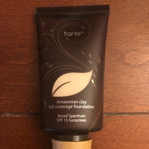 Porcelain Beige Tarte Amazonian Clay Foundation